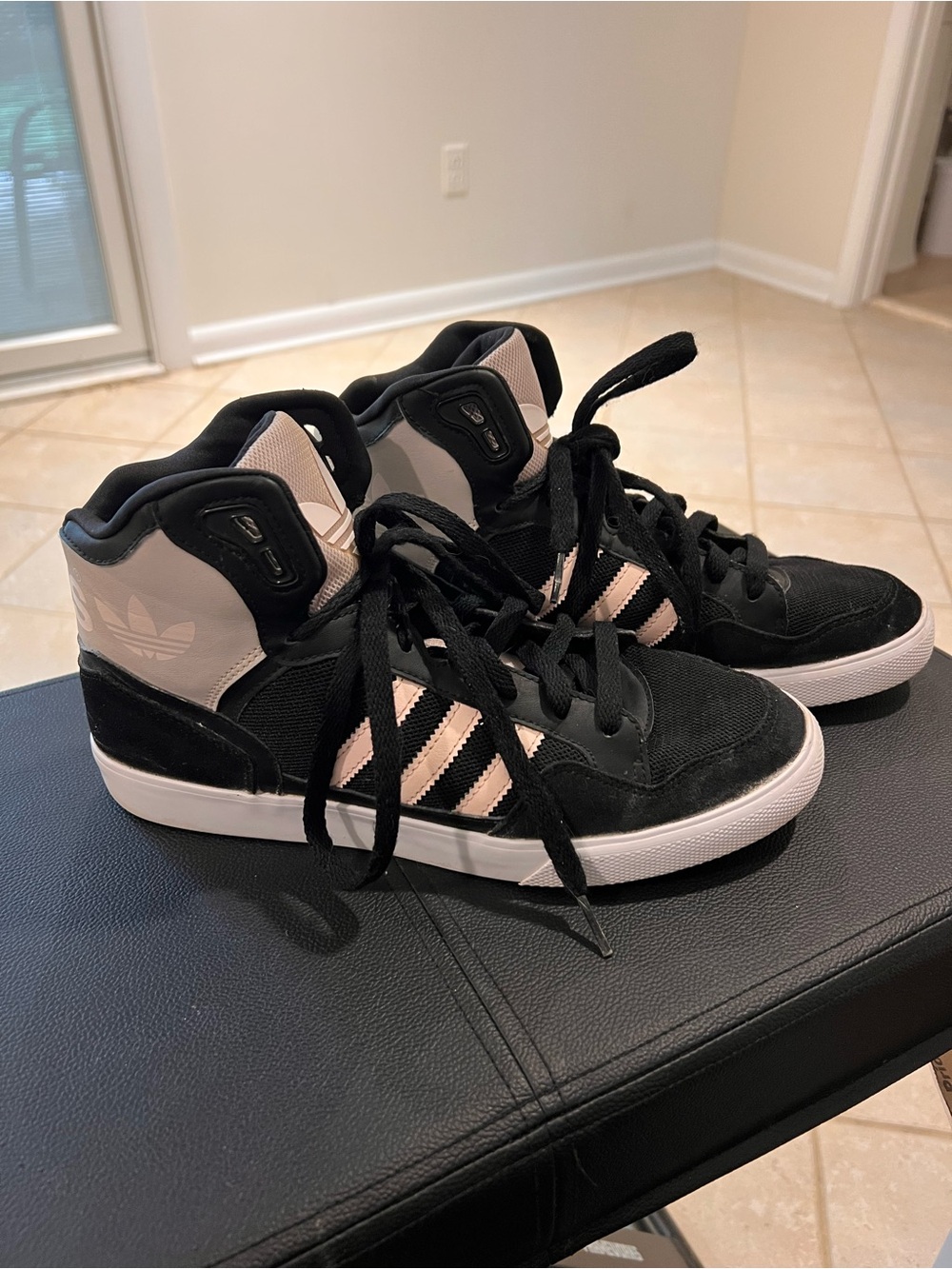 Women's 9 Adidas Originals Extaball Up sneakers - black/light pink colorway
